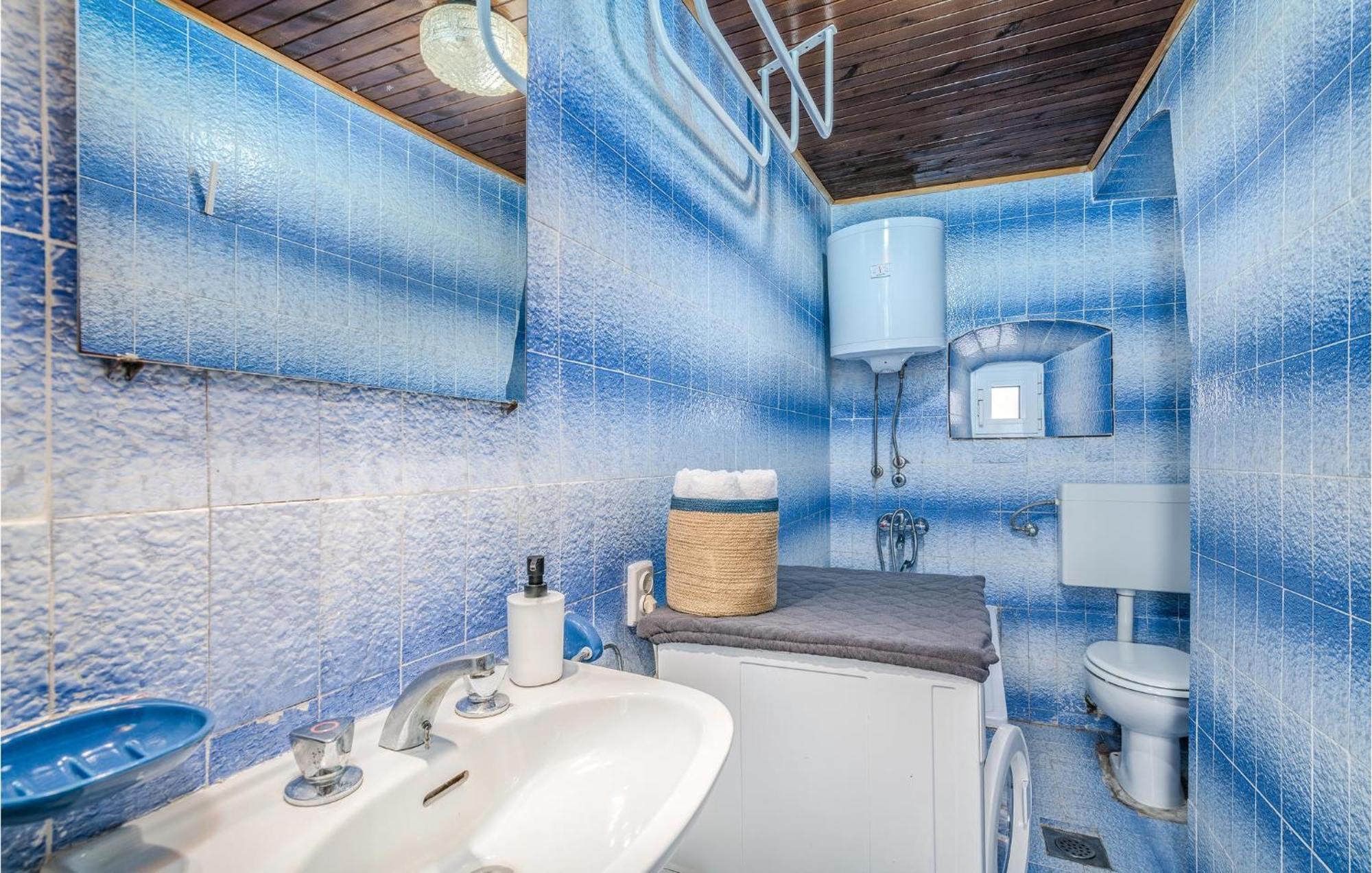 2 Bedroom Gorgeous Home In Baska Екстер'єр фото