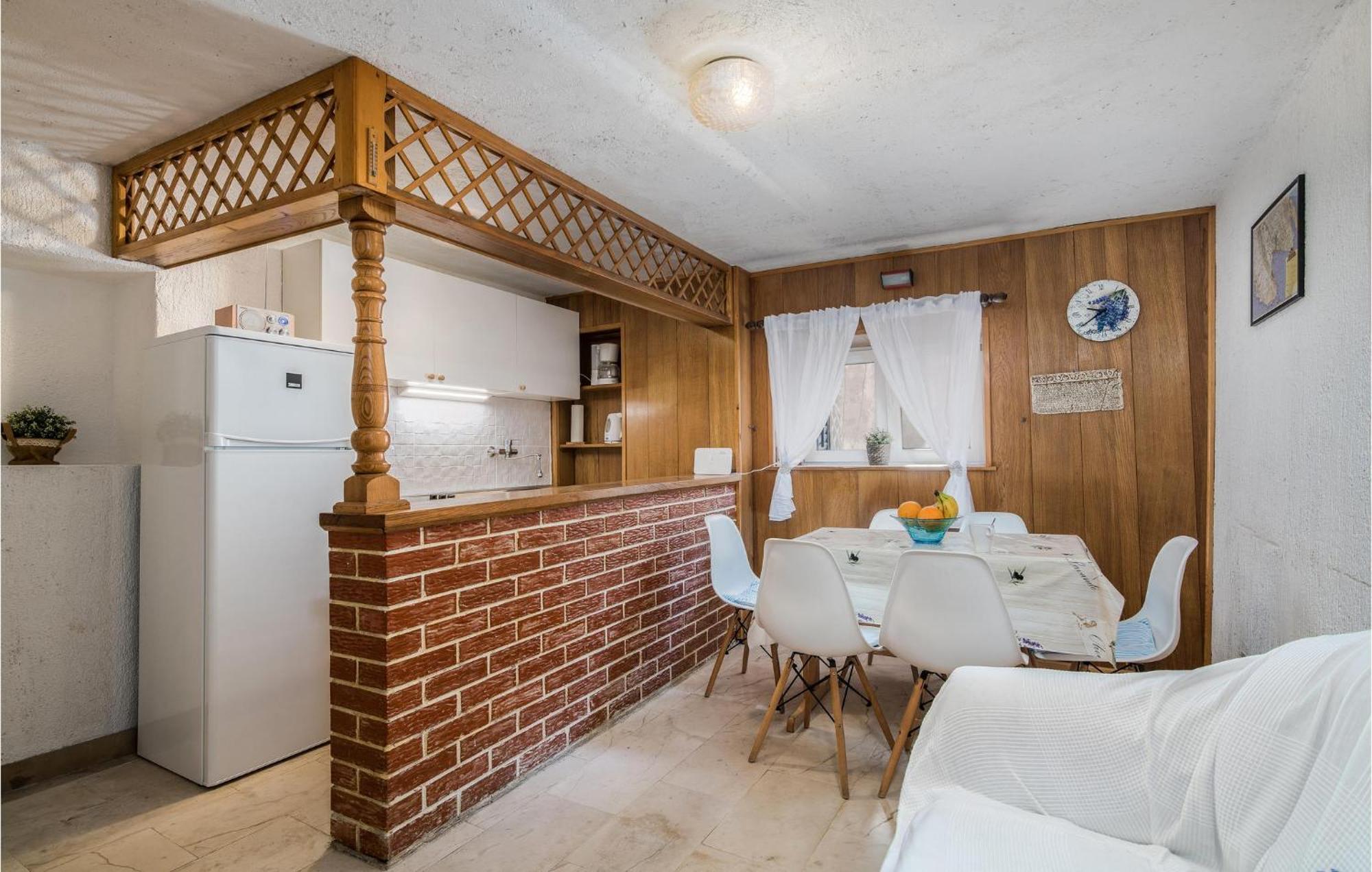 2 Bedroom Gorgeous Home In Baska Екстер'єр фото