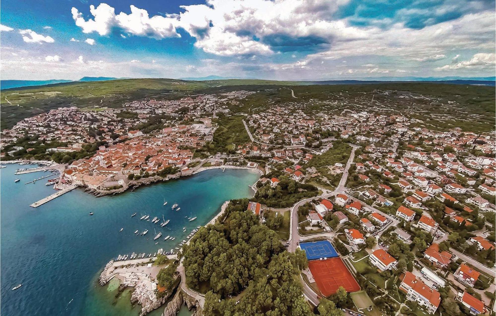 2 Bedroom Gorgeous Home In Baska Екстер'єр фото